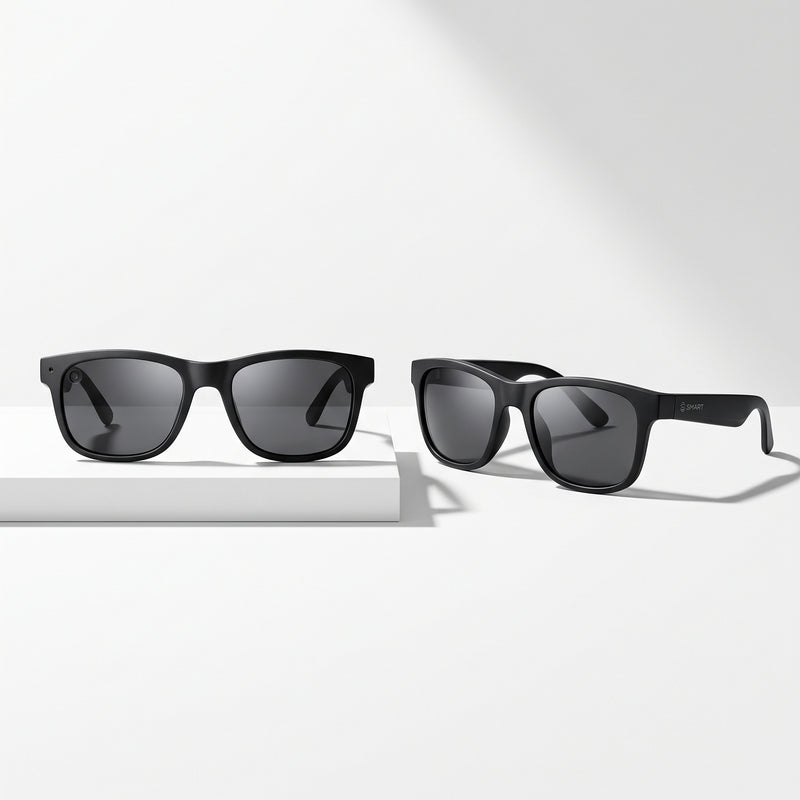 Lunettes connectées Puroptik ONE noires avec caméra intégrée, vues de face et de trois quarts